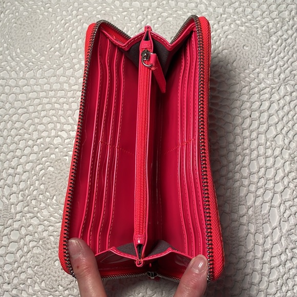 Calvin Klein florescent orange/pink wallet - Picture 4 of 6